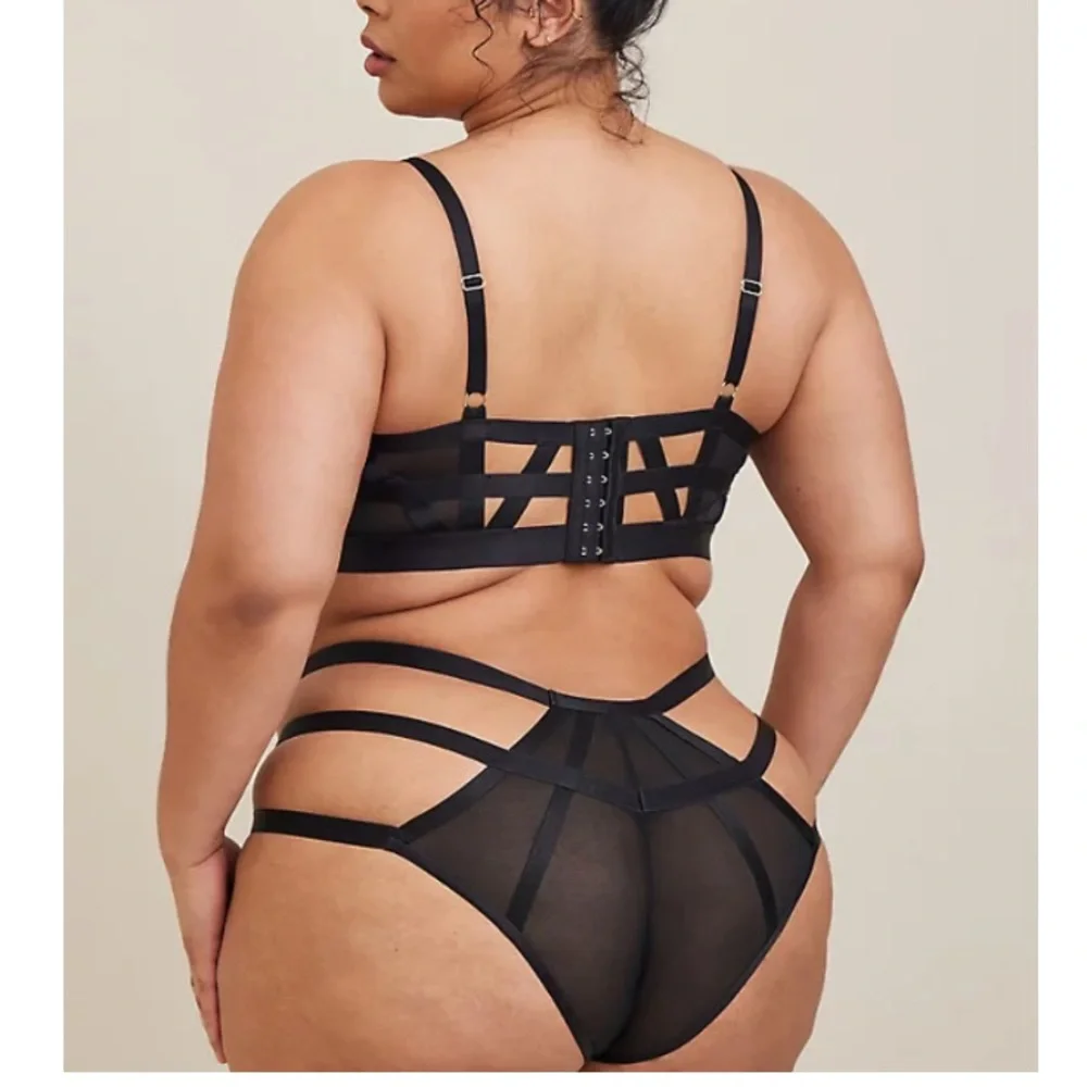 TORRID NWT CUT OUT STRAPPY LONGLINE BRA & PANTY - Picture 2 of 9